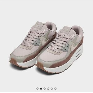 New Nike Air Max 90 LV8 Cas…,